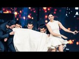 Salman Khan HOLDS Deepika Padukone's Dress | Filmfare Awards 2015