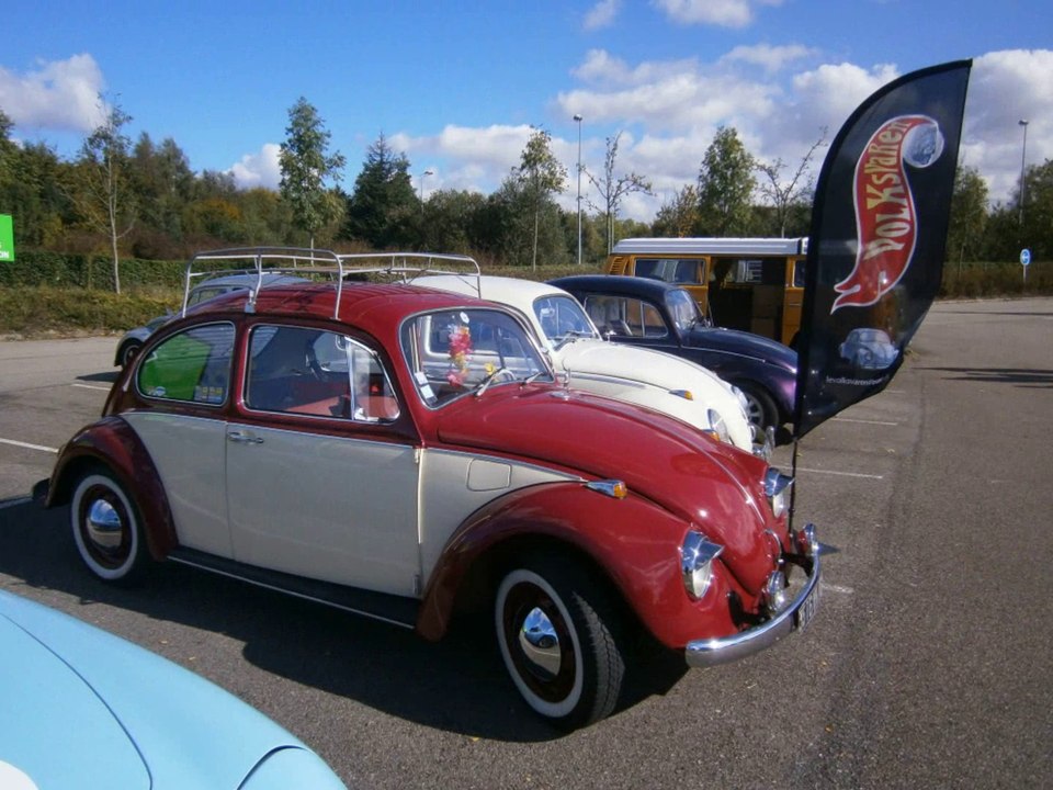 Le VOLKSVAREN 2015. Cox, Combi, Buggy et dérivés Association.
