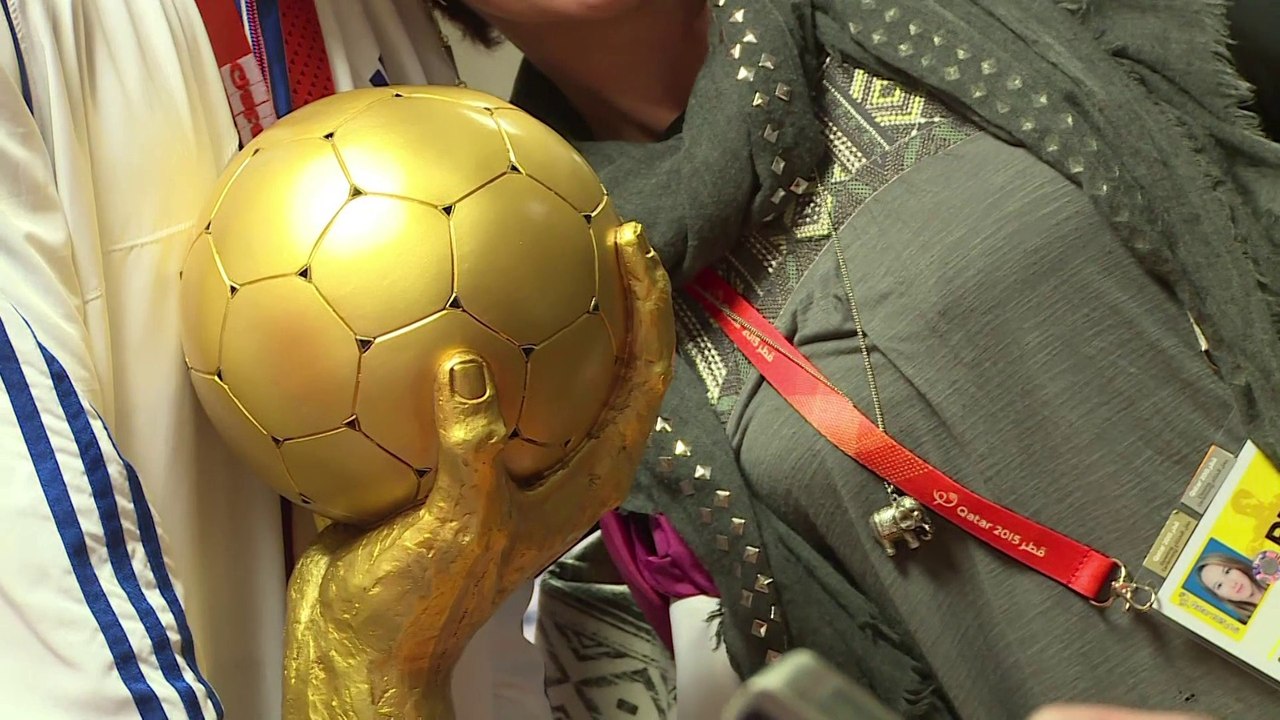 Handball: la France dans les étoiles pour la ci...