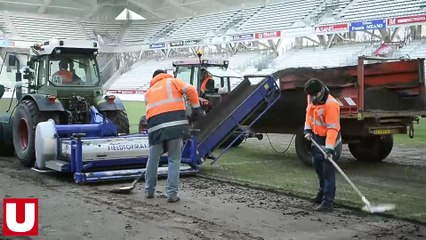 ACTE 1 :  changement de la pelouse au stade Delaune