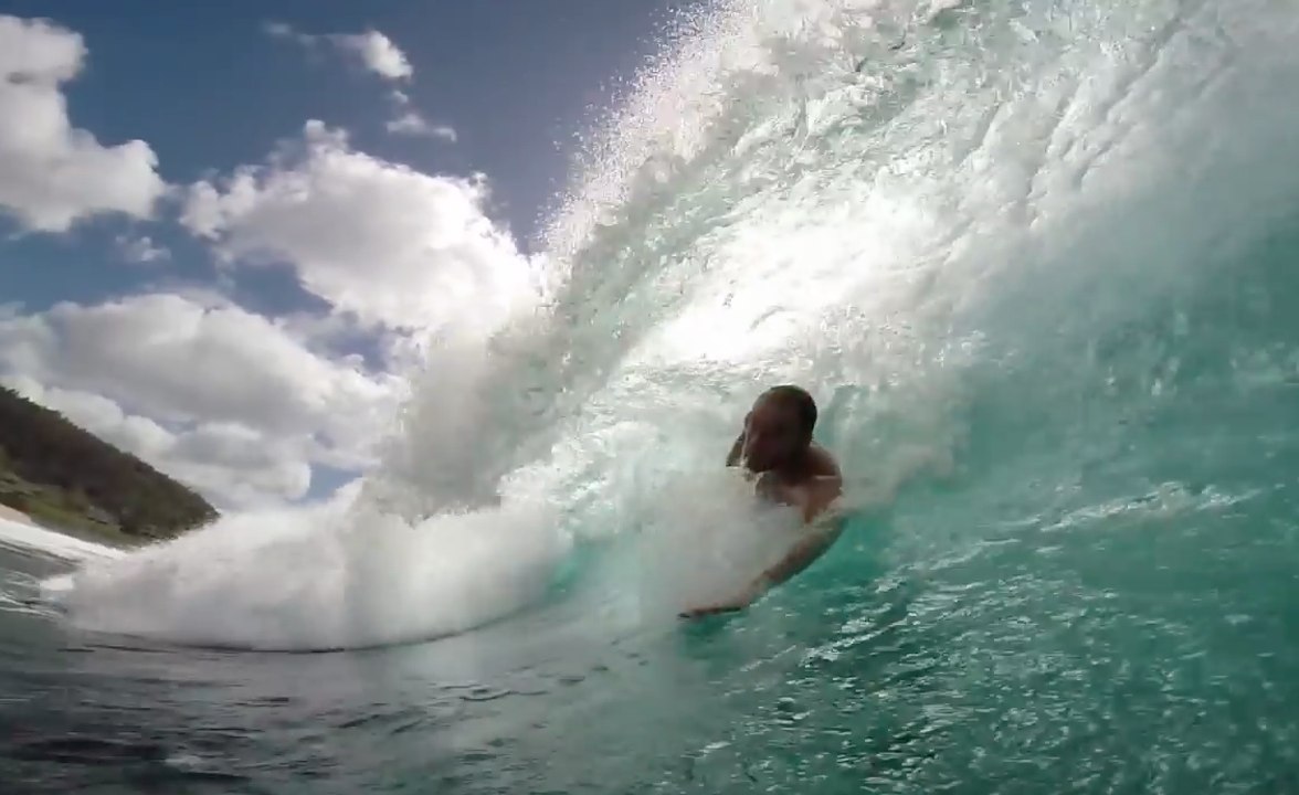 Pipeline bodysurfing session