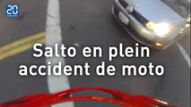 Il fait un salto en plein accident de moto