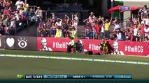 Smith Finds Gap Between Legs To Score a Boundary!