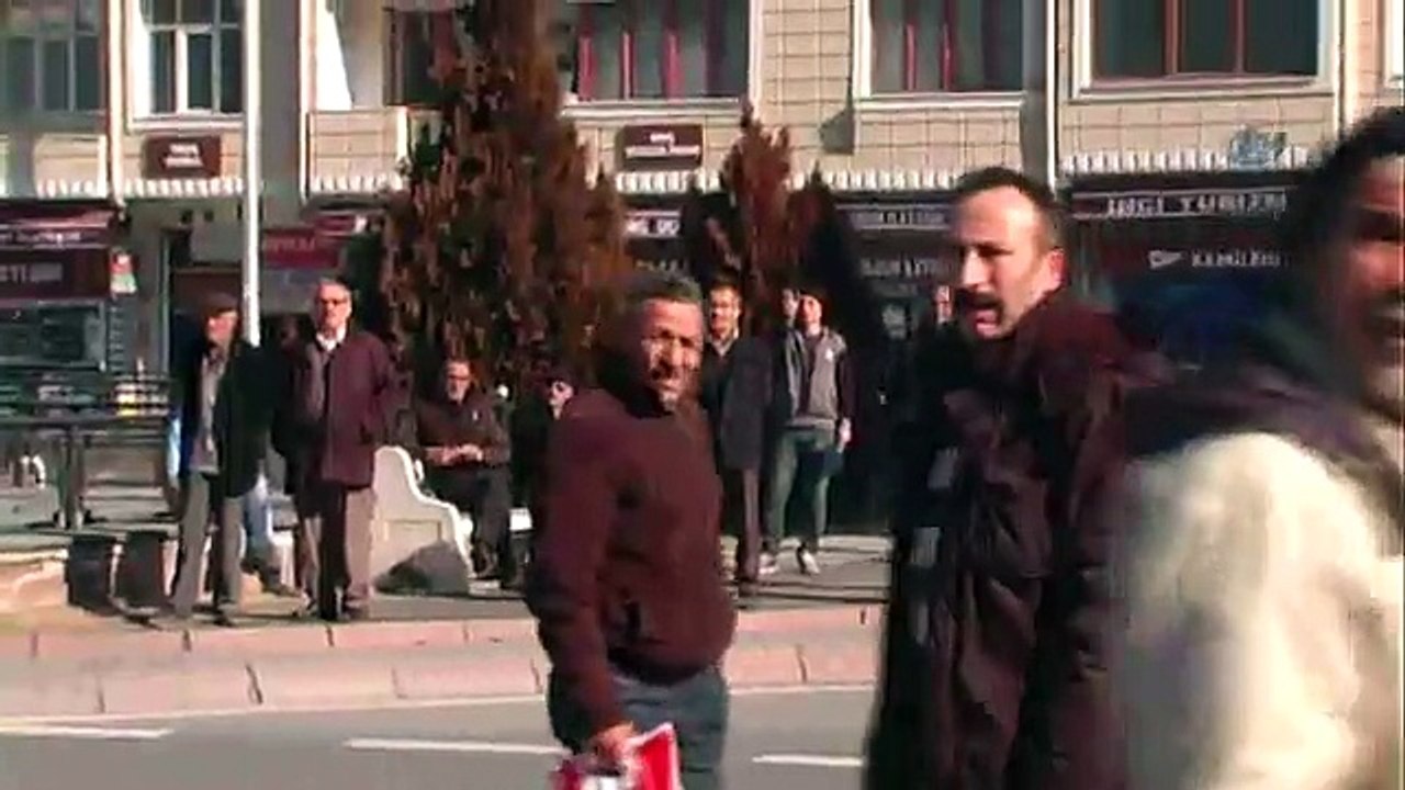 Karısına kızdı, kalenin tepesine çıktı