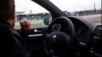 R32 VS BMW