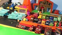 Disney Pixar Cars Lightning McQueen NEON Races with WGP Cars and Mater and Ramone !