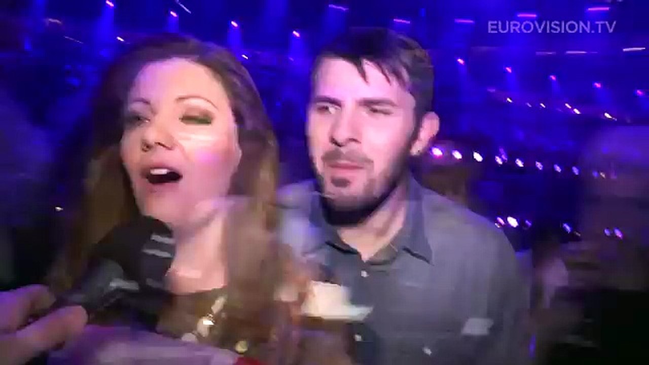 This crowd is crazy, It's unbelievable!  Exclusive and never produced greenroom reactions.