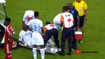 Carrito médico 'atropella' a futbolista que estaba golpeado (VIDEO)