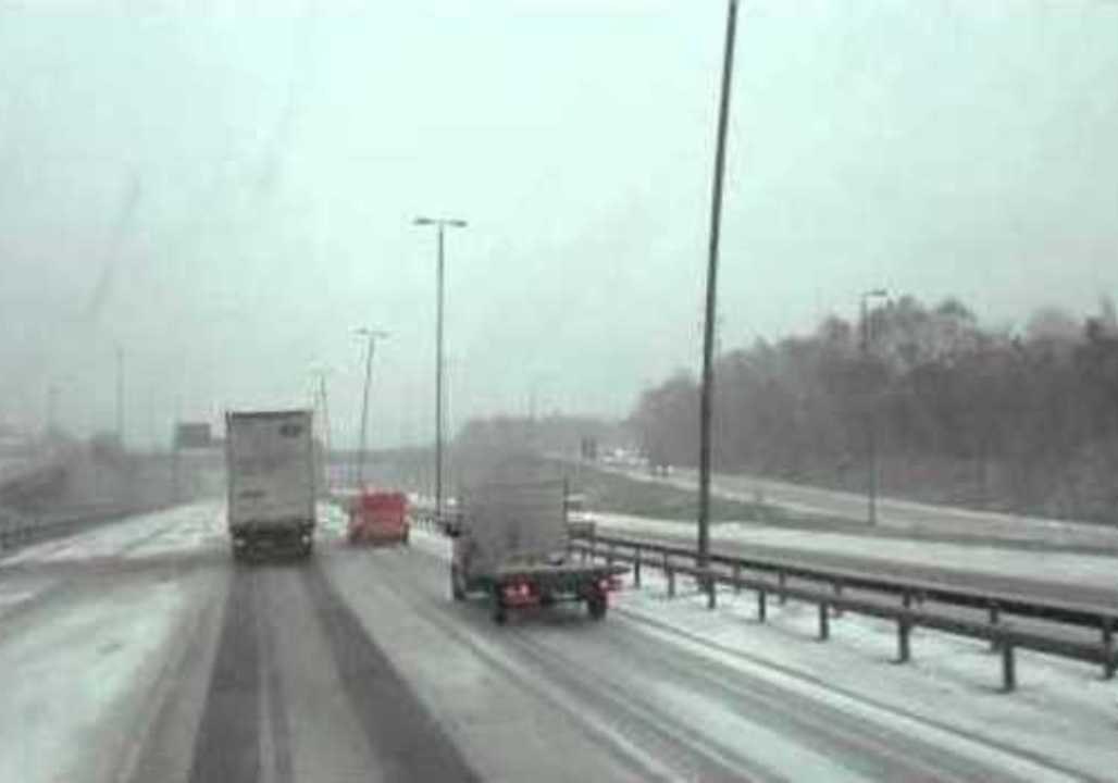 Street Lights Sway in Fierce Winds