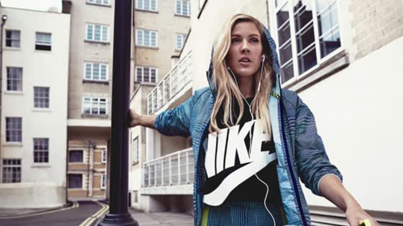 Ellie Goulding dévoile son physique athlétique pour Nike