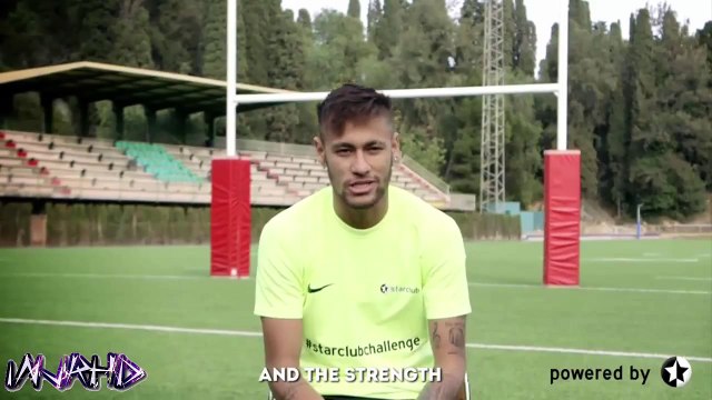 Neymar tenta a sorte no futebol americano e arrisca field goal