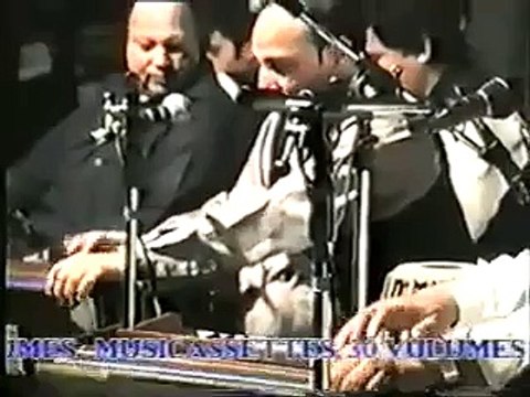 Rare Clip of Imran Khan and Amitabh Bachan together Enjoying the Qawali of Nusrat Fateh Ali Khan