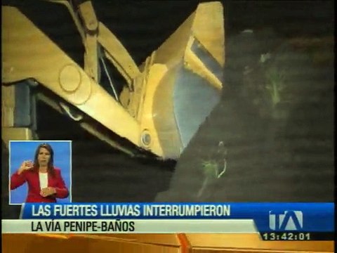Deslave en vía Penipe-Baños