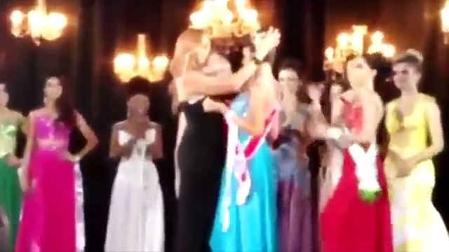 Candidata de concurso de belleza arrancó corona a la ganadora [Video]