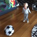 Tem futuro? Neymar publica vídeo jogando bola com o filho