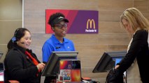 McDonald's aceptará gestos de amor y selfies como forma de pago