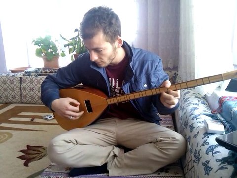 Yeni cami avlusunda ezan sesi var