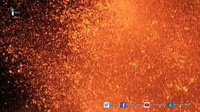 La lave traverse les cimes enneigées de l'Etna