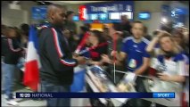 Handball : des centaines de supporters venus accueillir les champions du monde à l'aéroport