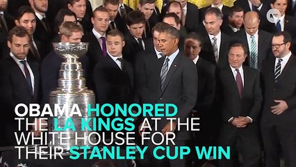 Obama Is Very Into His Gift From The LA Kings