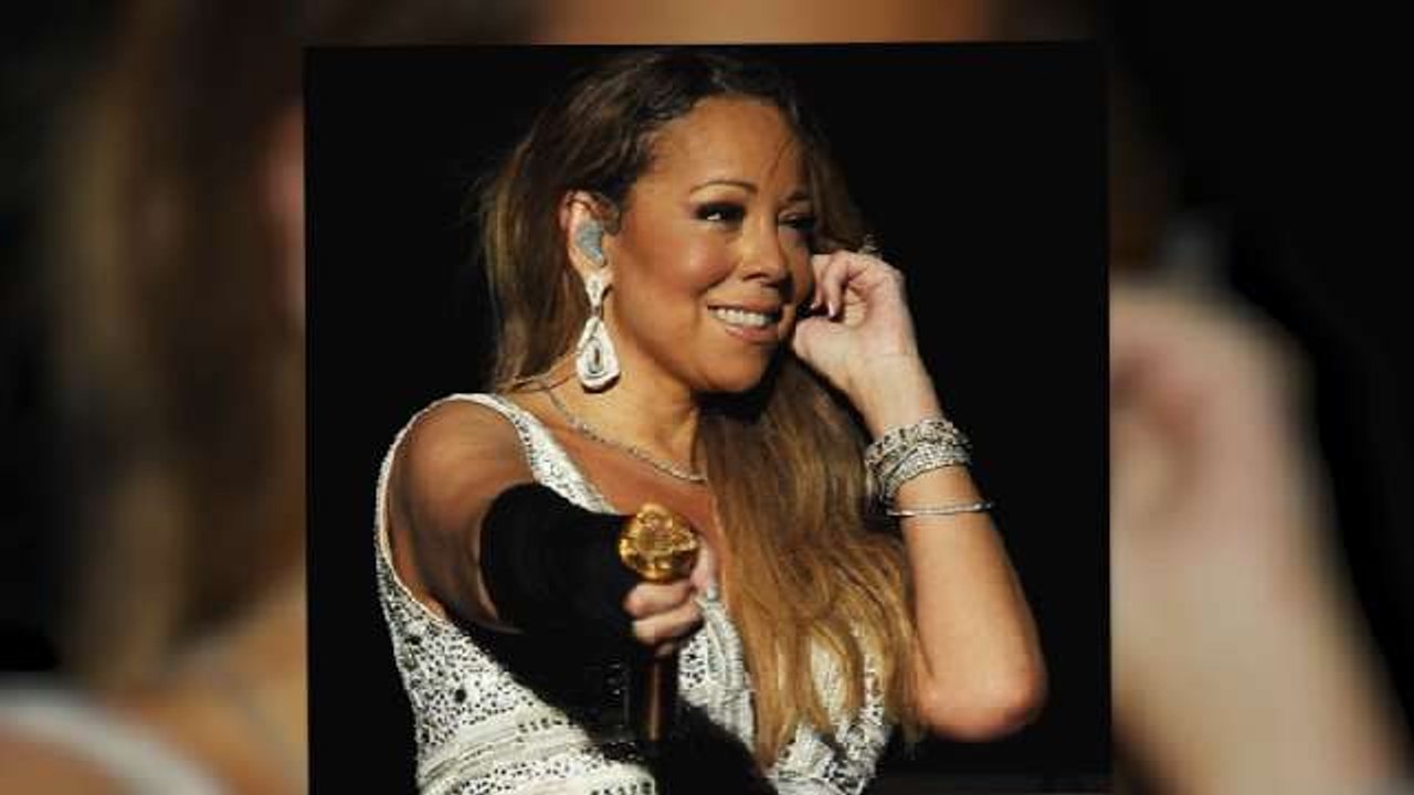 Mariah Carey Accused Of Lip Syncing