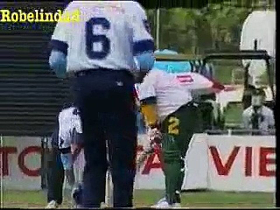 THE MOST AMAZING BALL EVER BOWLED IN CRICKET HISTORY (Mobile)