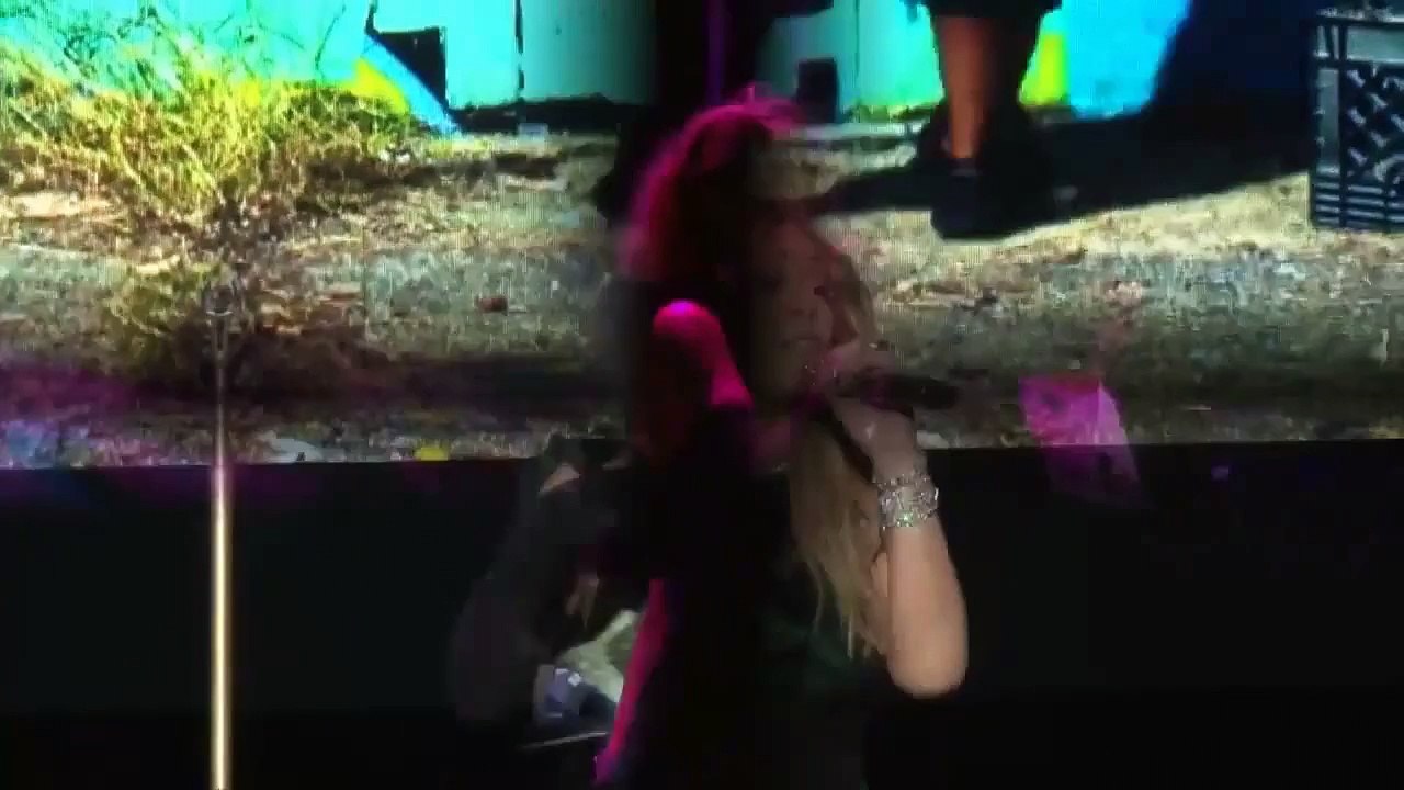 Mariah Careys rate complètement son playback - Fantasy - Jamaica Jazz