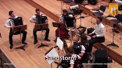Sandstorm de Darude jouée à l'accordéon