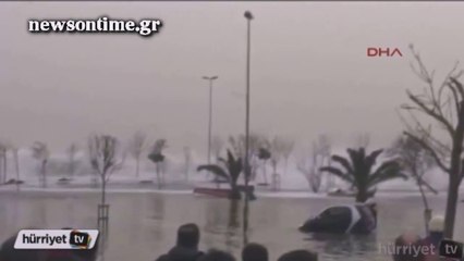 newsontime.gr - Πνίγηκε η Χαλκηδόνα από τα κύματα