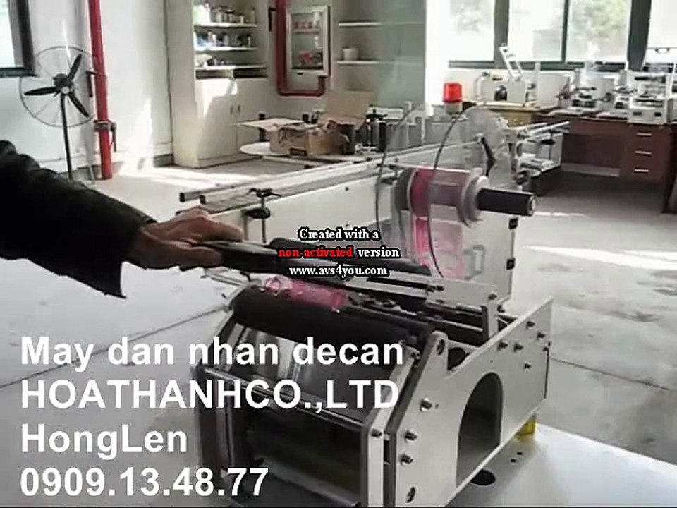 Máy dán nhãn chai lọ mỹ phẩm, máy dán nhãn chai lọ tròn, máy dán nhãn decal bán tư động