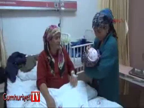 20 yıl sonra bebek sahibi olan çiftin mutluluğu