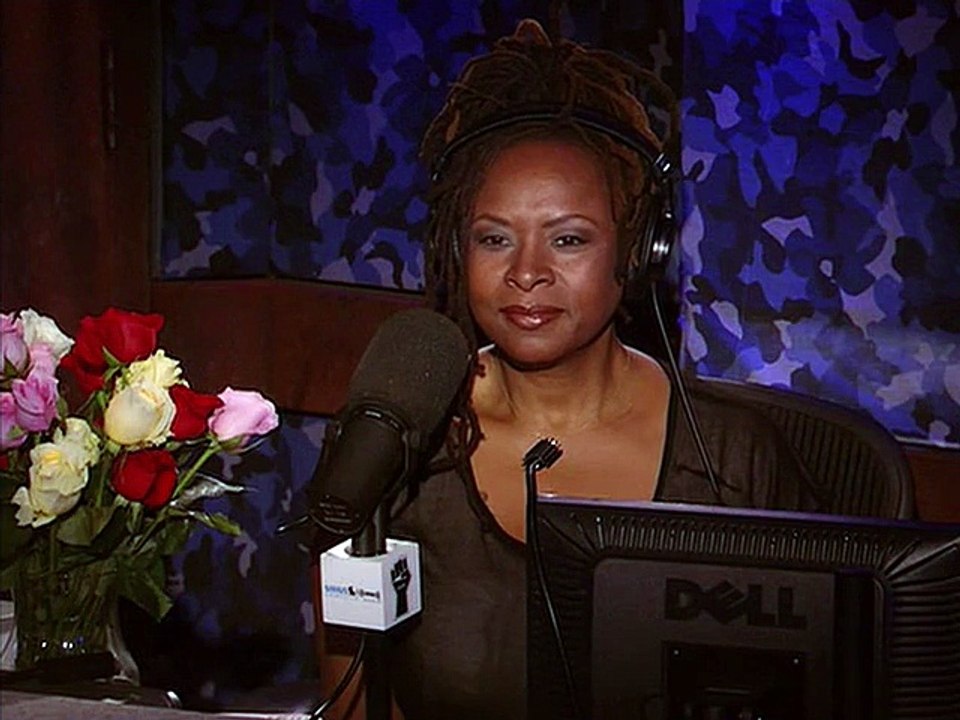 HTVOD - Kevin Smith Issues with Howard - 02-10-11 [WDM]