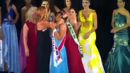 Une miss se fait arracher sa couronne par une concurrente très jalouse