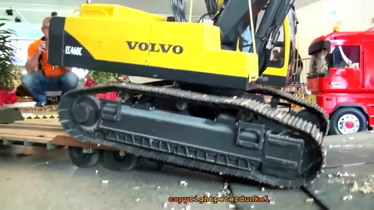 VOLVO EC 460 C LOADING SAURER 330 HP LAUFENBURG 2014