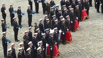 Hommage aux Invalides aux militaires tués en Espagne