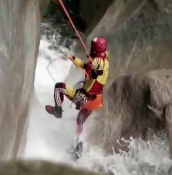 Kopie von FREESTYLE - Adidas extreme Canyoning