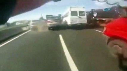Polis hırsızı boynundan vurdu !