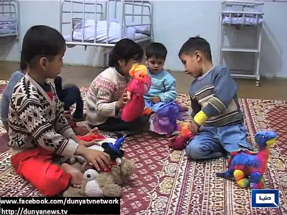 Dunya News - 6 innocent kids in Karachi handed over to Edhi by poor parents