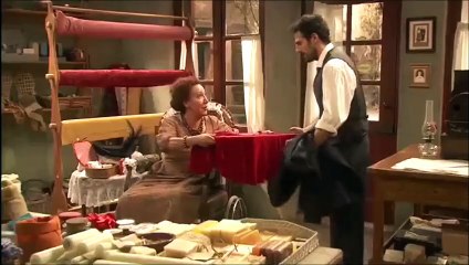 Conrado llama a Aurora a la pensión