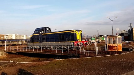 040 DG 1 (BB66001) sur la plaque tournante de Sotteville