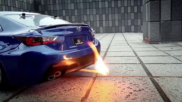 Un Japonais fait des drifts de précision avec une Lexus radiocommandée