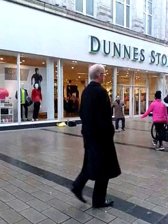 Singer in Belfast City Centre