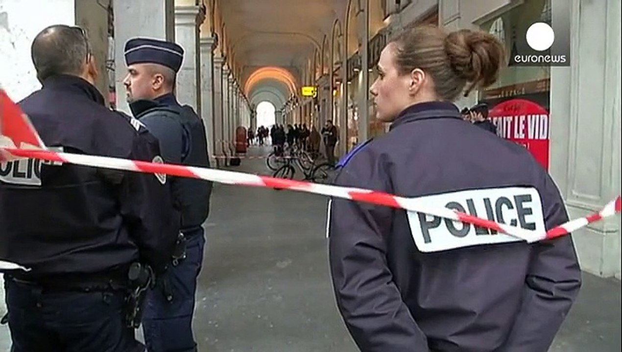 Man with knife attacks French soldiers guarding Jewish centre in Nice