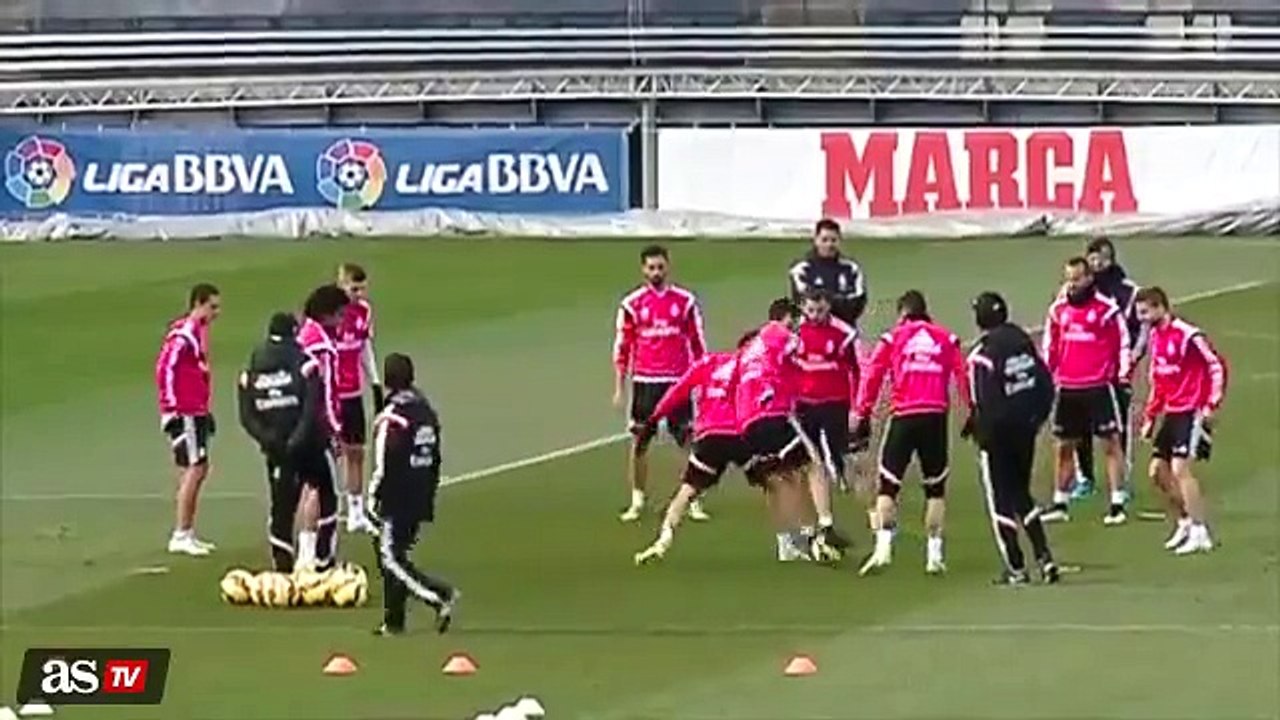 Isco fantastic back-heel nutmeg on Carvajal at Real Madrid training 2015