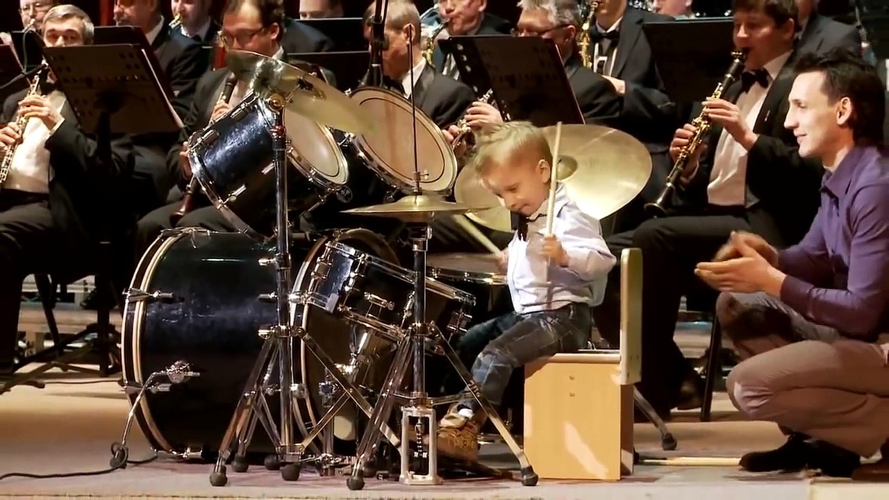 [HD] Lyonya Shilovsky - 3 Years Old Russian Drummer Leads Orchestra of Adult Musicians