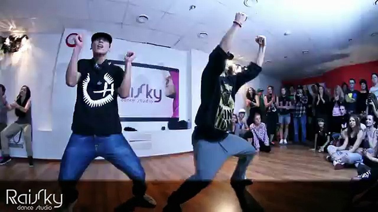 RAISKY HALOWEEN PARTY