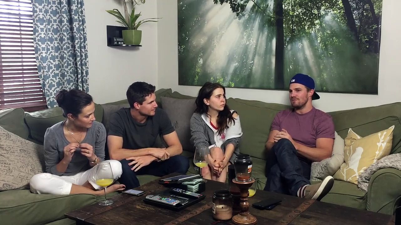 Stephen Amell - Sat down for a fantastic chat with Mae Whitman, Italia Ricci & Robbie Amell.