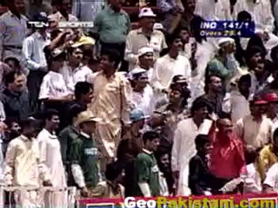 Tendulkar 118 vs Pakistan at Sharjah