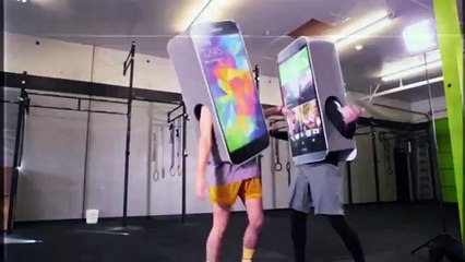 HTC'den Apple ve Samsung'a Karşı Rap Müzikli Savaş