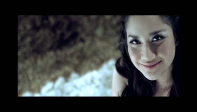 Bunga Citra Lestari - Cinta Sejati (OST. Habibie & Ainun) | Official Video